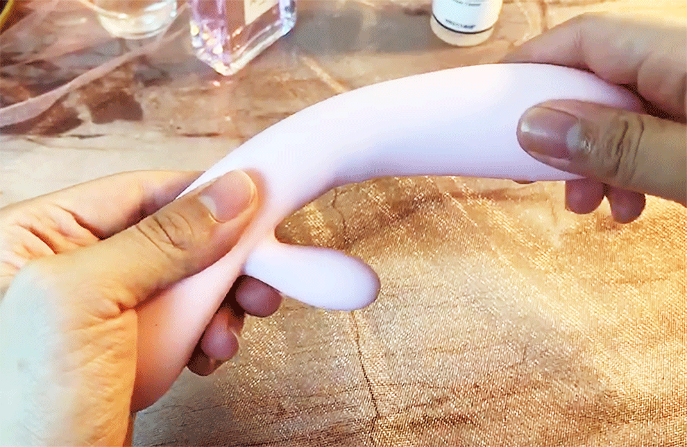 漂亮情趣体验师实测羞羞哒糯糯棒，柔软得不像震动棒【情趣用品】9