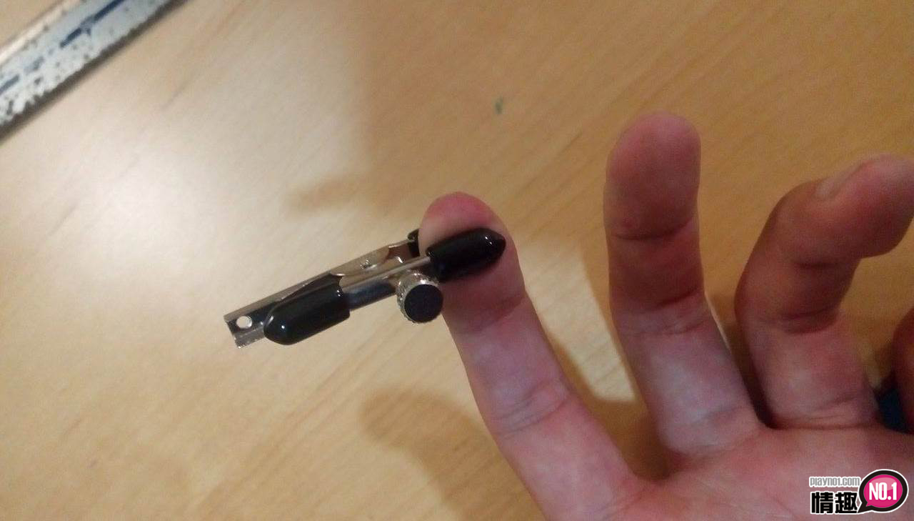 被调教人口水会一直流下来。日本KMP鬼技SMSM颈圈乳夹3